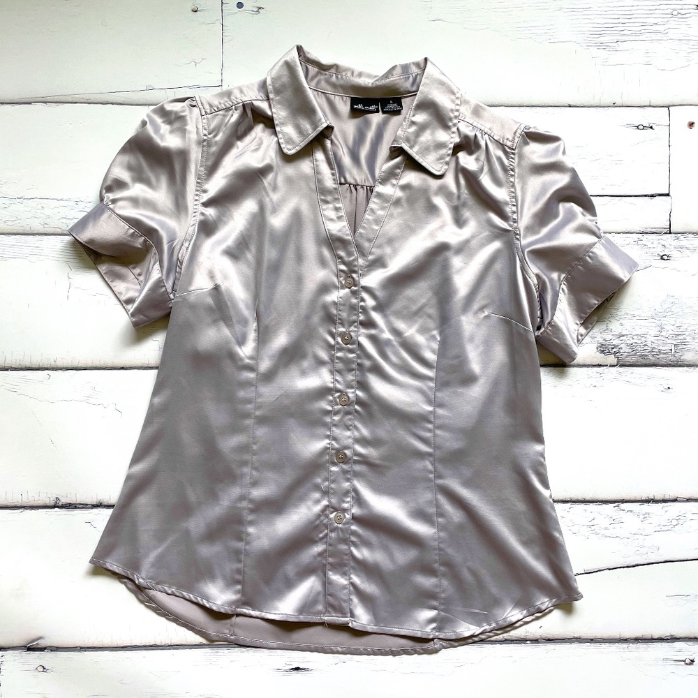 Willi Smith Satin Silver button down fitted dress top business wear Size L